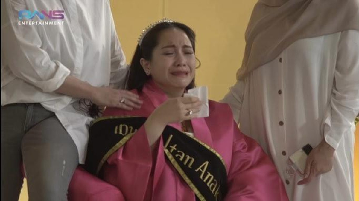 Nagita Slavina mendapatkan kejutan baby sprinkle dari keluarga dan sahabat-sahabatnya&period; Yuk kita intip momennya&excl;