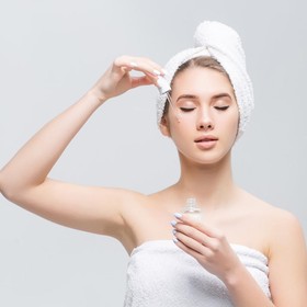 Kok, Nggak Juga Glowing? Ini 5 Kesalahan Memakai Serum Wajah yang Jarang Disadari!