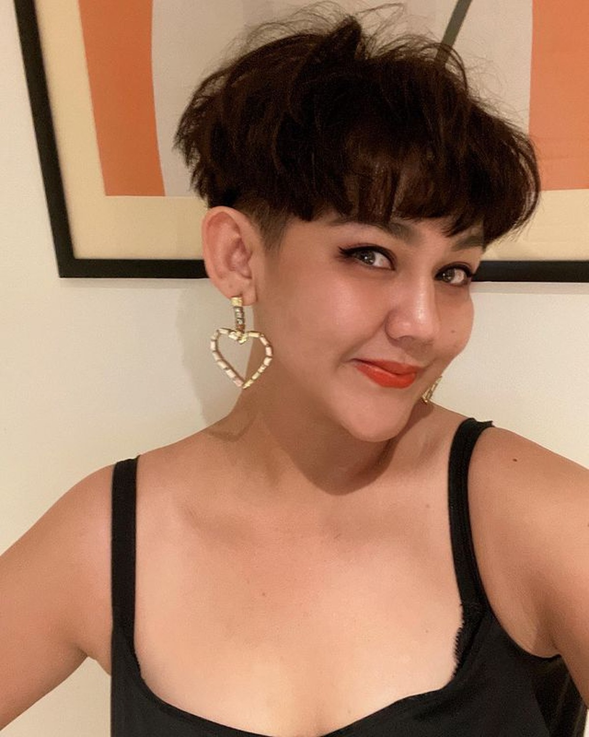 Penampilan Terbaru Sissy Priscillia dengan Rambut Cepak Jadi Sorotan