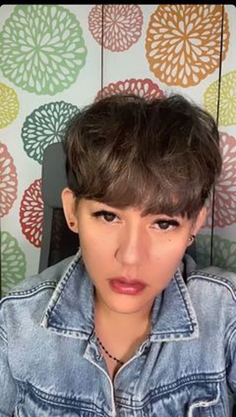 Penampilan Terbaru Sissy Priscillia dengan Rambut Cepak Jadi Sorotan Penampilan Terbaru Sissy Priscillia dengan Rambut Cepak Jadi Sorotan
