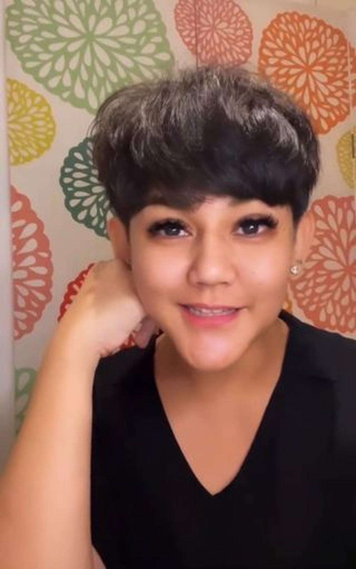 Penampilan Terbaru Sissy Priscillia dengan Rambut Cepak Jadi Sorotan