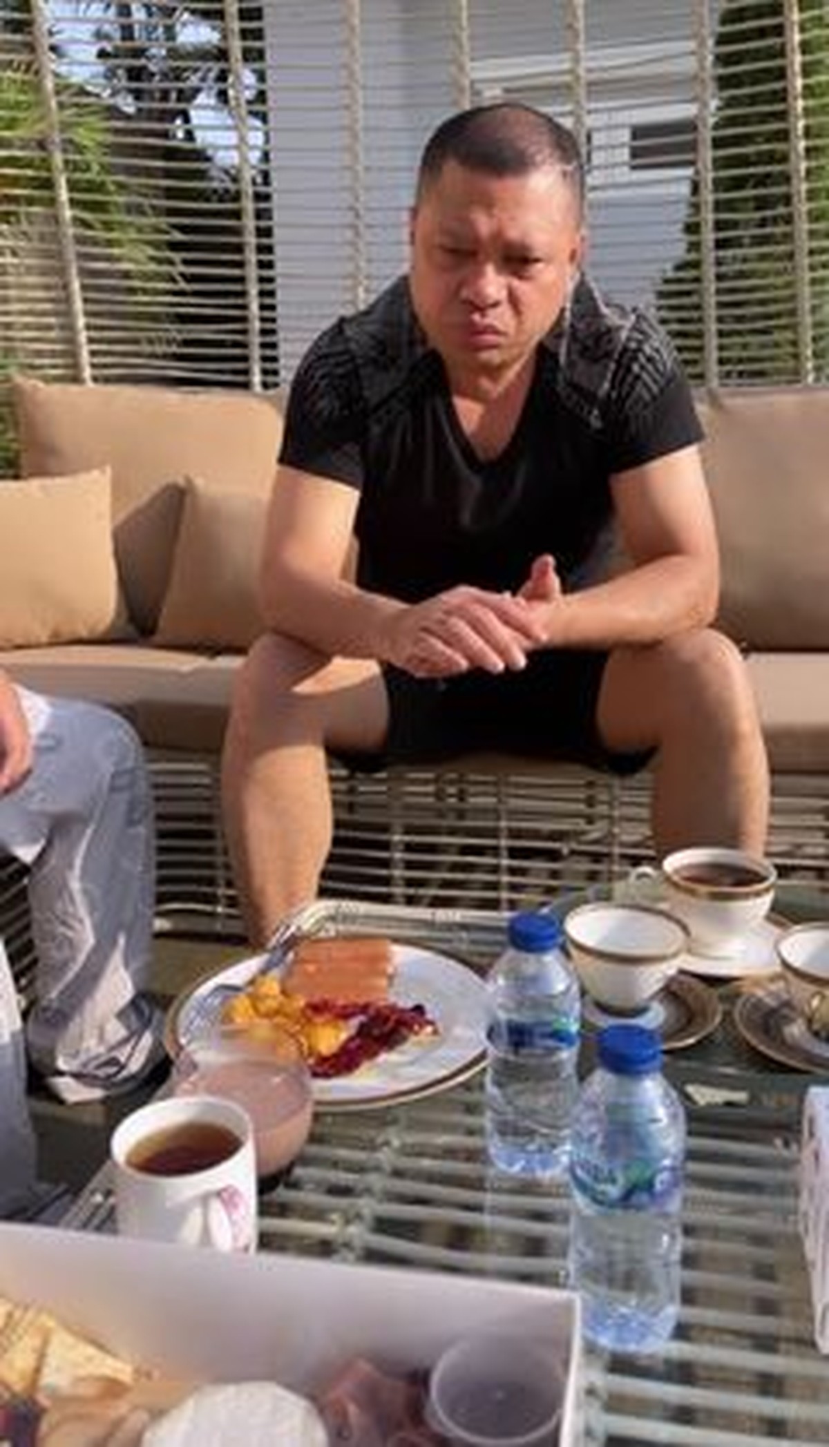 Kebahagiaan tengah dirasakan Krisdayanti akhirnya bisa bertemu sang suami tercinta Raul Lemos setelah setahun LDR&period; Yuk intip&excl;