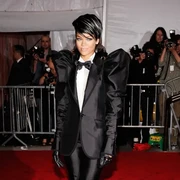 Gaya Rambut ala Era Awal 2000 Kembali Menjadi Tren, Ini Inspirasi Tampilan Selebriti yang Bisa Kamu Coba