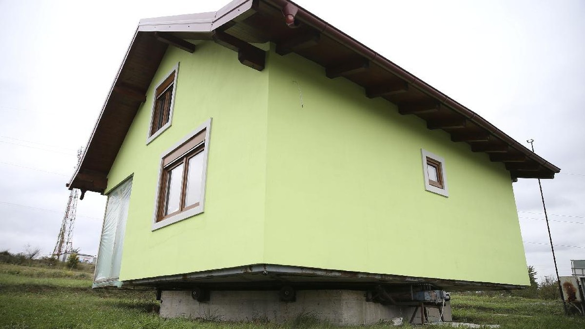 FOTO: Rumah Berputar di Bosnia Usir Rasa Bosan Pemiliknya