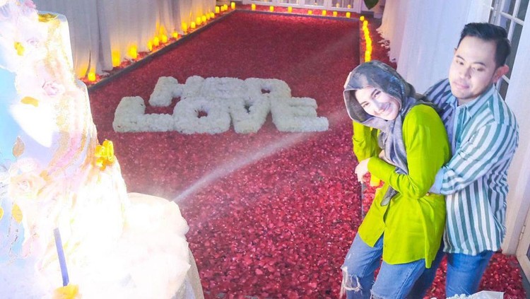 Shandy Purnamasari dapat Kejutan Romantis dari Suami