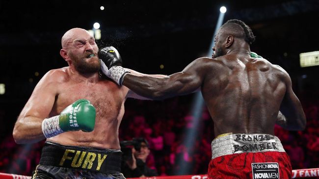 Berikut lima fakta menarik usai Tyson Fury  menang KO atas Deontay Wilder dalam pertarungan perebutan sabuk juara kelas berat WBC.