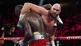 Mantan Juara UFC Tantang Tyson Fury Duel Tinju