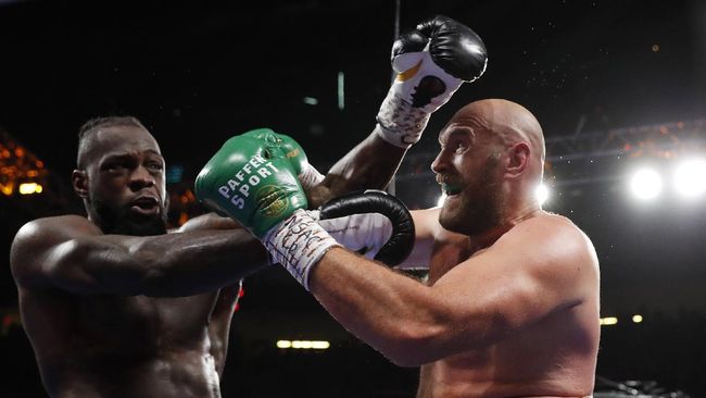 Berikut lima fakta menarik usai Tyson Fury  menang KO atas Deontay Wilder dalam pertarungan perebutan sabuk juara kelas berat WBC.