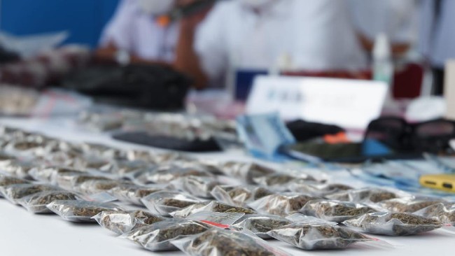 Narkoba jenis ganja tersebut dipasok ke FIB USU oleh tiga tersangka.