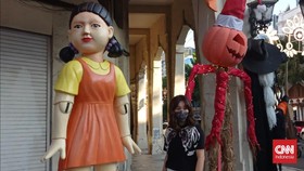 Boneka Squid Game di Surabaya Picu Kerumunan, Diangkut Satpol