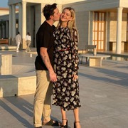 Intip Potret Mesra dan Stylish dari Pasangan Brooklyn Beckham dan Nicola Peltz, Siap-siap Baper