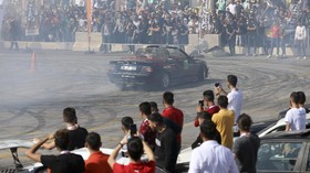 FOTO: Sengat Aroma Ban Hangus di Festival Drift Turki
