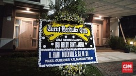 Karangan Bunga Banjiri Rumah Duka Istri Terakhir Bung Karno