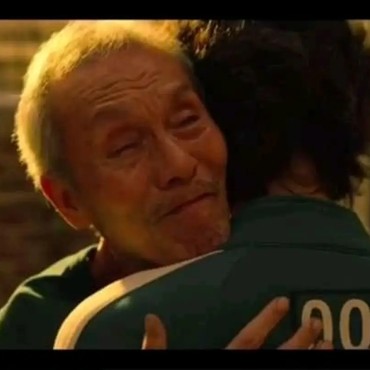 O Yeong Su, Kakek Sultan di 'Squid Game' Raih Piala Golden Globes 2022