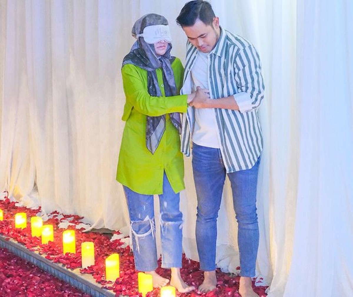 Crazy Rich Malang Gilang Juragan 99 memberikan kejutan romantis di hari ulang tahun sang istri&period; Yuk intip momennya&excl;