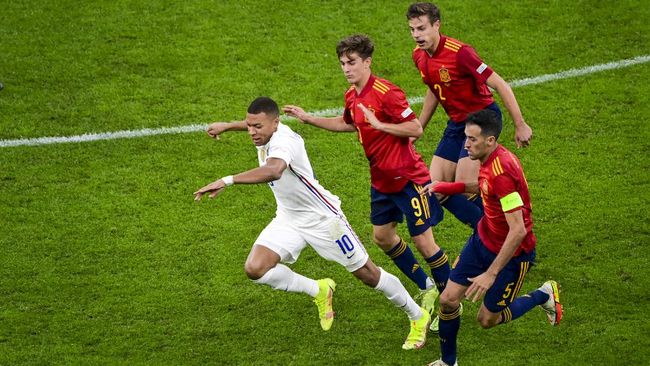 Timnas Prancis berhasil jadi juara UEFA Nations League usai mengalahkan timnas Spanyol dengan skor 2-1 di Stadion San Siro, Milan.