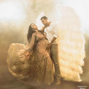 6 Foto Ali Syakieb Bertelanjang Dada Jadi Guardian Angel Margin Wieheerm