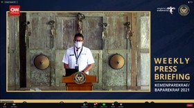 VIDEO: Turis Langgar Prokes Dideportasi, Sandi: No Negoitable