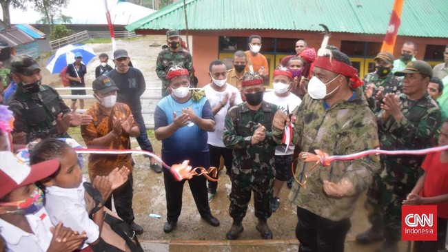 Desa Niniari, Kabupaten Seram Bagian Barat, jadi salah satu wilayah pedalaman Maluku yang masih terisolasi. Listrik dan internet belum masuk desa tersebut.