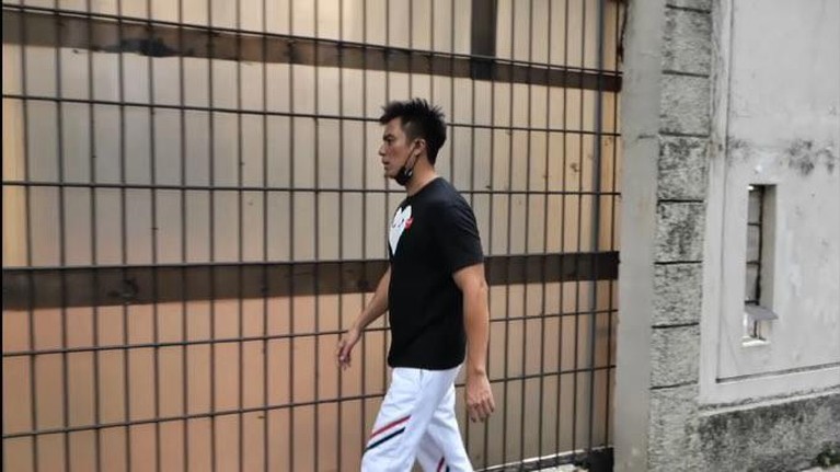 7 Momen Baim Wong Saat Marahi Kakek-kakek & Dianggap Rendahkan Orang Tua Aksi Baim saat memarahi seorang kakek-kakek yang ada di video YouTubenya dikecam oleh netizen. Yuk intip momennya!