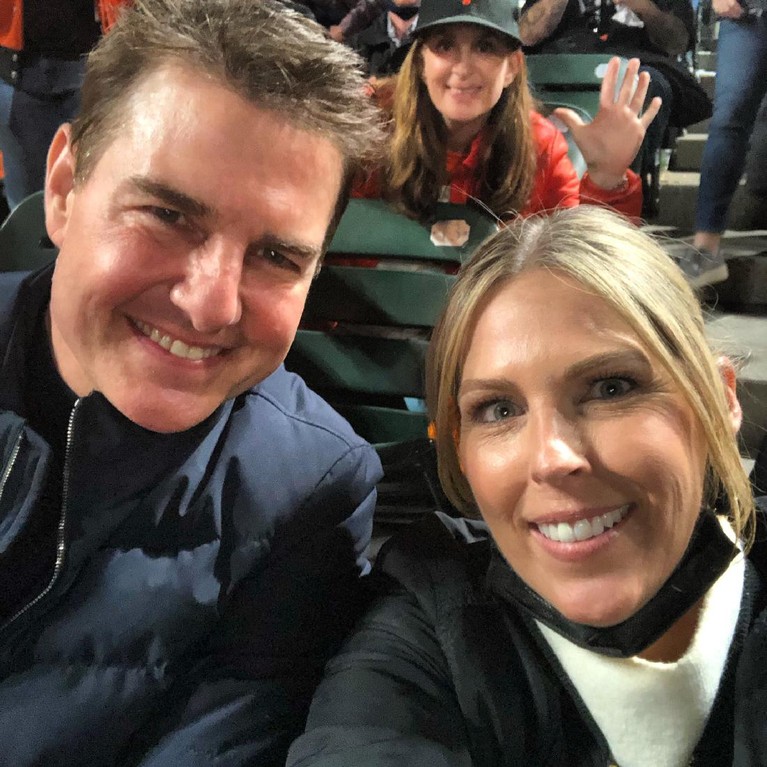 7 Penampakan Tom Cruise dengan Penampilan Beda Jadi Sorotan Kehadiran Tom Cruise di Game 2 of The National League Division Series di San Fransisco jadi sorotan karena penampilannya. Yuk intip!