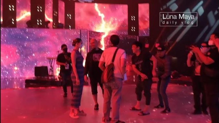 7 Potret Langka Pertemuan Luna Maya dan Ariel NOAH Baru-baru ini Luna Maya dan Ariel NOAH dipertemukan di sebuah acara dan satu panggung saling senyum. Yuk intip!