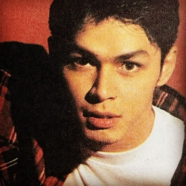 8 Foto Masa Muda Thomas Djorghi yang Sering Dituding Gay Thomas Djorghi mengaku bahwa dirinya mendapat tudingan seorang gay dari saat duduk di SMA hingga kini. Yuk intip foto masa mudanya!