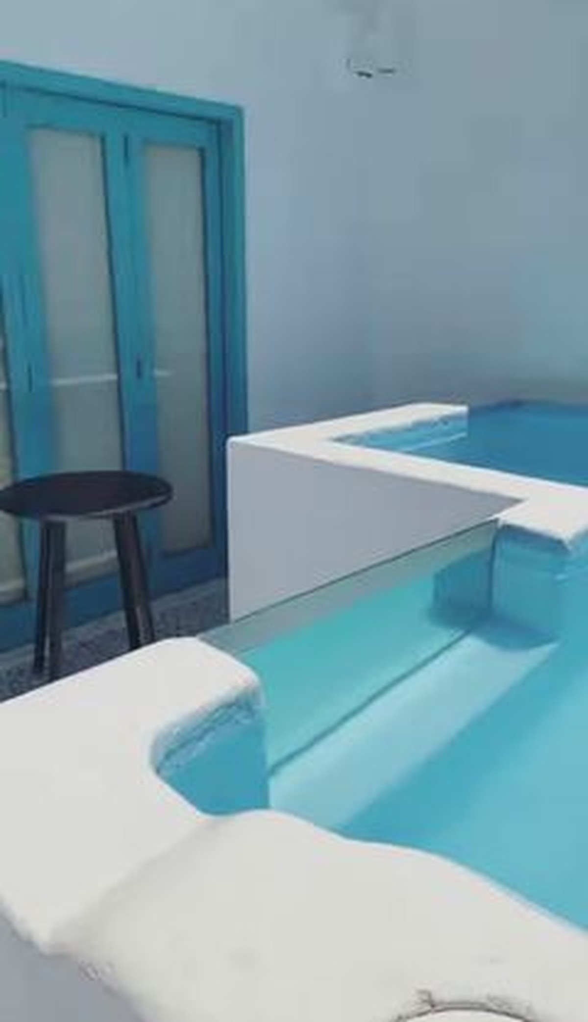 Alvin Faiz dan Henny Rahman tengah berbulan madu di Labuan Bajo&period; Yuk kita intip momen kemesraan mereka&excl;