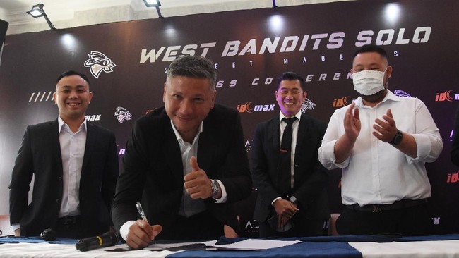 Gading Marten resmi menjadi Presiden klub kontestan Liga 1, Persik Kediri pada Rabu (9/3).