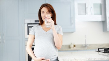 RISIKO MINUM AIR ES KE JANIN