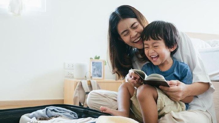 Karakter humoris sangat dibutuhkan untuk membuat suasana di rumah semakin seru. Berikut adalah lima zodiak dengan selera humor terbaik, apakah Bunda termasuk?