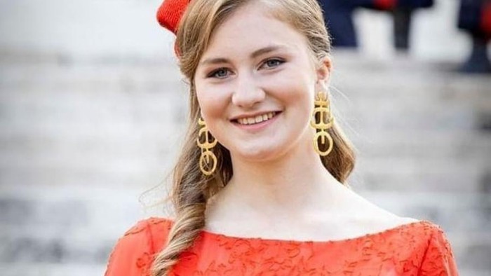 Ternyata Segini Harga dari Busana Putri Elisabeth Pewaris Tahta Kerajaan Belgia Saat Pergi Kuliah