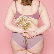 Nggak Lulus dari Columbia University, Perempuan Muda Ini Sukses Bisnis Pakaian Dalam