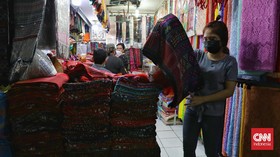 5 Oleh-Oleh Khas Medan Selain Makanan, Salah Satunya Kain Ulos