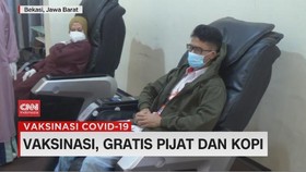 VIDEO: Vaksinasi Gratis Pijat dan Kopi