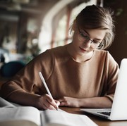 Bukan Nggak Mau Rapi, Orang yang Suka Berantakan Justru Termasuk Ciri-ciri Orang Genius dengan IQ Tinggi