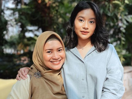 Raih IPK Tertinggi FHUI, Tengok 5 Potret Siti Adira Kania Putri Ikke Nurjanah dan Aldi Bragi