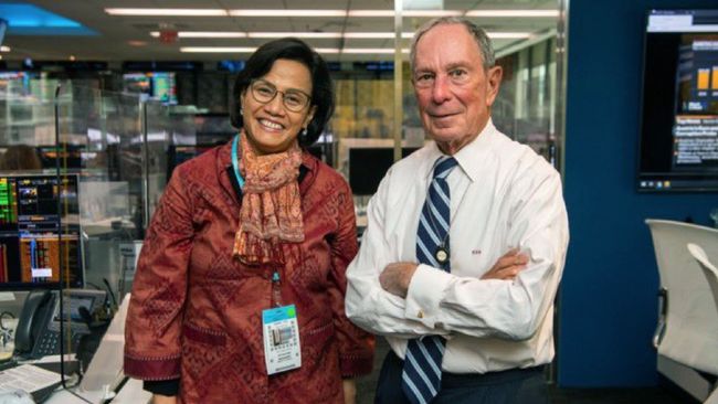 Sri Mulyani Temui Bos Media Terkaya Sedunia Di New York<script async src=
