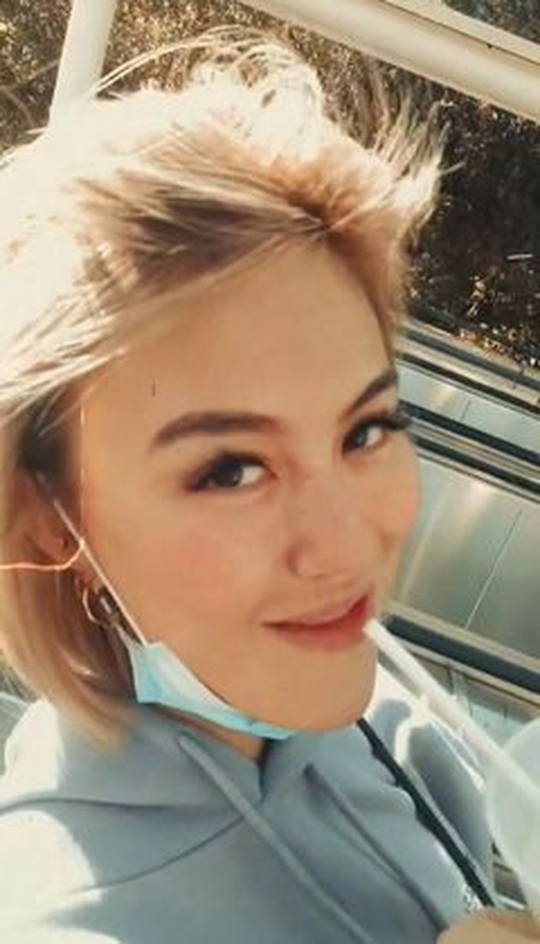 6 Momen Cium & Rangkulan Mesra Agnez Mo & Adam Rosyadi di Los Angeles Agnezmo dan sang kekasih Adam Rosyadi diketahui sedang berada di Los Angeles. Yuk intip momen mesra mereka!