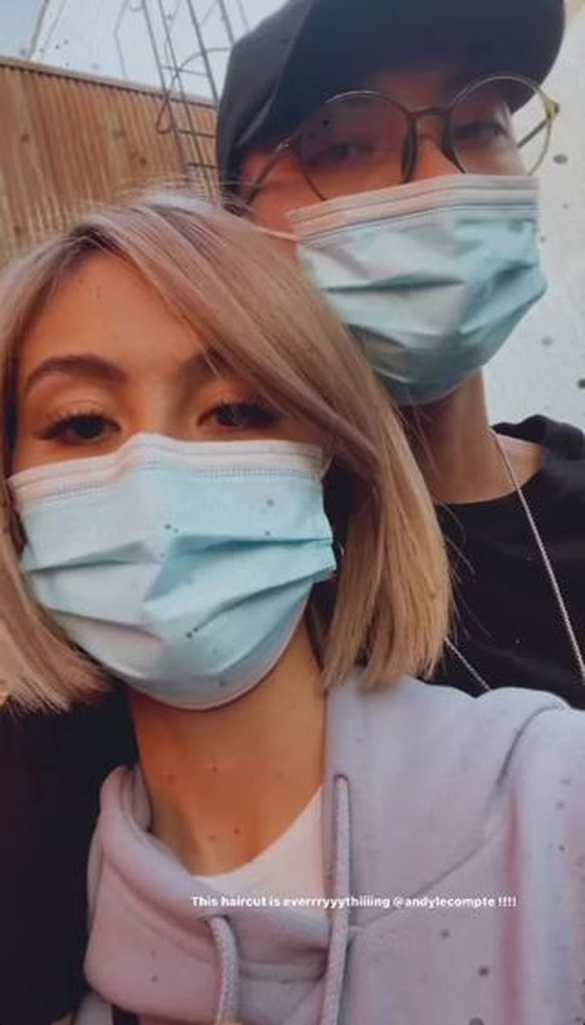 Agnezmo dan sang kekasih Adam Rosyadi diketahui sedang berada di Los Angeles&period; Yuk intip momen mesra mereka&excl;