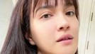 Usai isu heboh menerpa rumah tangga Shandy Aulia&comma; ia tampak mengubah gaya rambutnya&period; Yuk intip&excl;