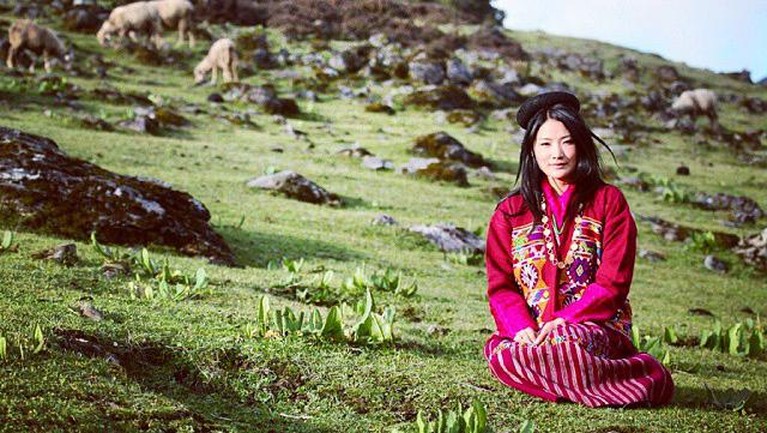 Ratu Jetsun yang dipersunting Raja Bhutan pada tahun 2013 memiliki paras yang cantik. Yuk kita intip potretnya!