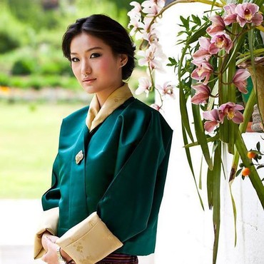7 Potret Cantik Ratu Jetsun yang Bertemu Raja Bhutan di Usia 7 Tahun