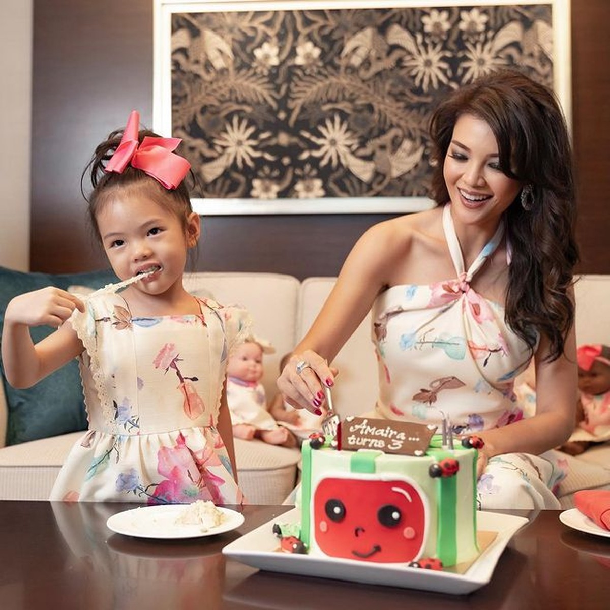 Anak bungsu Farah Quinn&comma; Amaira merayakan ulang tahunnya yang ke-3 bareng boneka-boneka lucu&period; Yuk intip&excl;