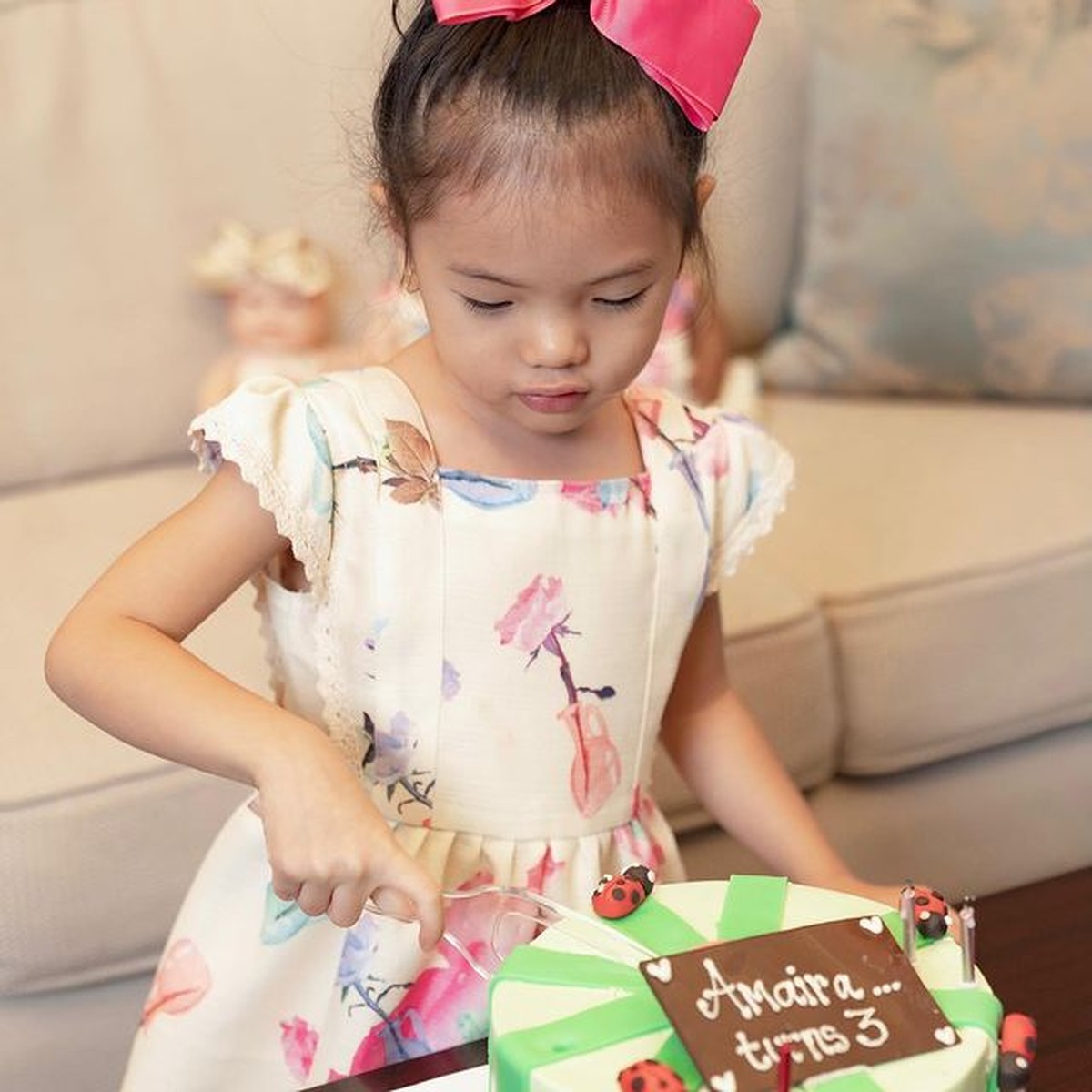 Anak bungsu Farah Quinn&comma; Amaira merayakan ulang tahunnya yang ke-3 bareng boneka-boneka lucu&period; Yuk intip&excl;