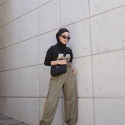 Inspirasi Gaya Kasual yang Chic ala Aghnia Punjabi