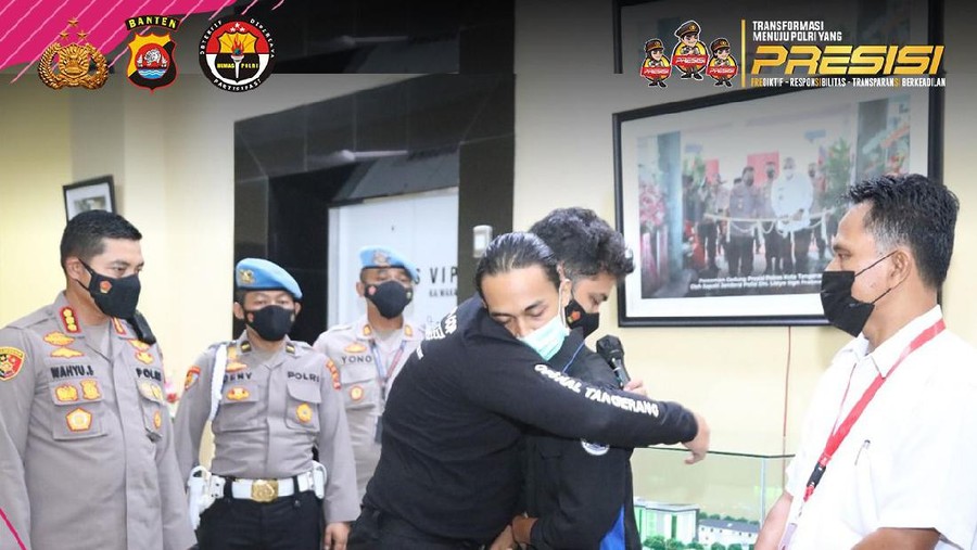Brigadir NP, oknum polisi banting pendemo mahasiswa di Tangerang minta maaf