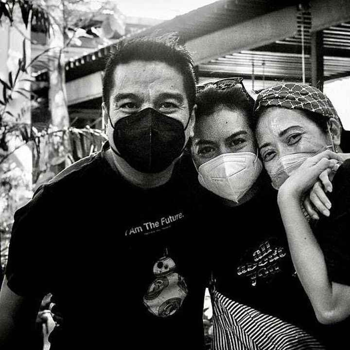 <p>Sebagai anak dan ibu sambung, hubungan antara Eva dan Hanny nyatanya hangat dan harmonis, lho.(Foto: Instagram @indralesmana)</p>