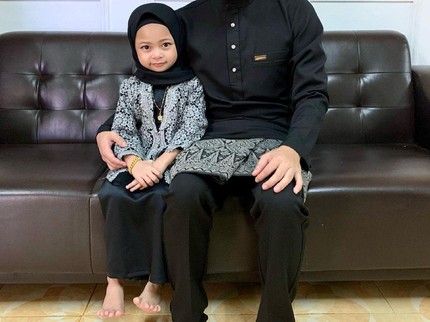 Viral Single Dad, Rela Belajar Makeup Demi Bahagiakan Sang Putri yang Diurus dari Bayi