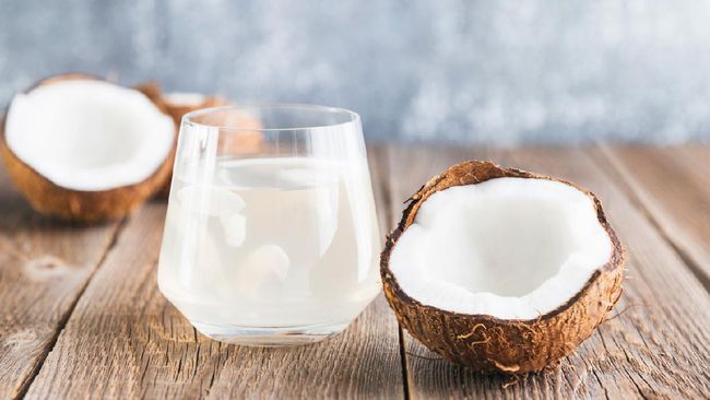 Selesai vaksin minum air kelapa